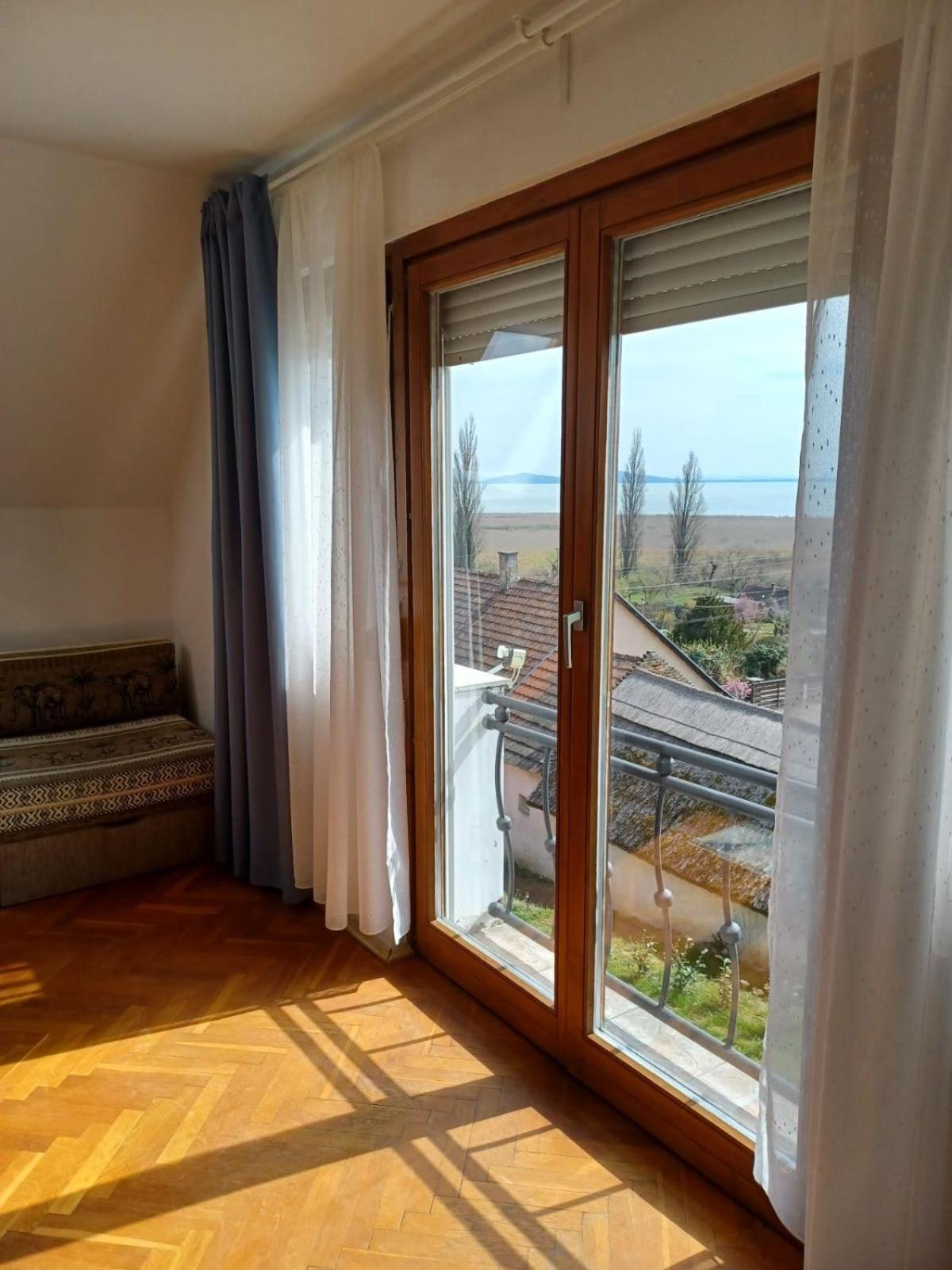Szigligeti Panorama Apartmanhaz Extérieur photo