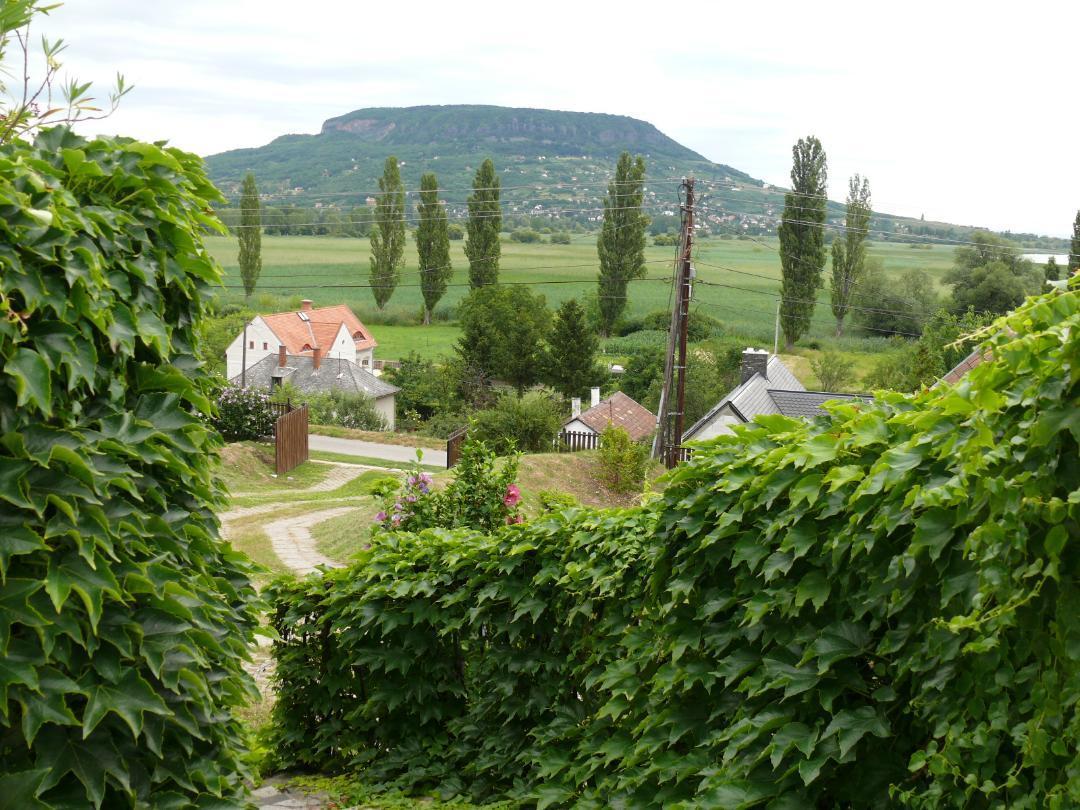 Szigligeti Panorama Apartmanhaz Extérieur photo