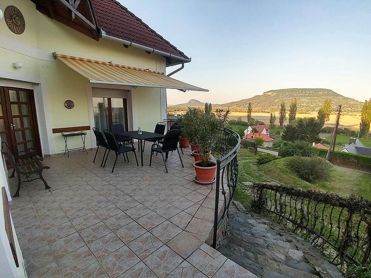 Szigligeti Panorama Apartmanhaz Extérieur photo