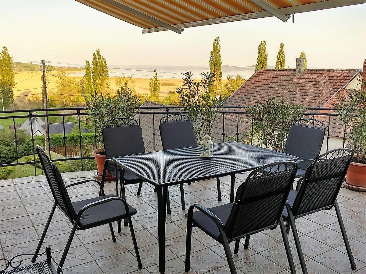 Szigligeti Panorama Apartmanhaz Extérieur photo